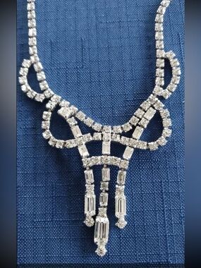 Vintage Kramer of ny prong set rhinestone necklace